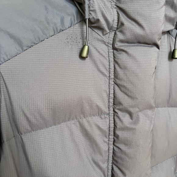 Canada Goose Women's Alliston
Hooded Puffer Jacket (Packable), Small - Picture 7 of 15